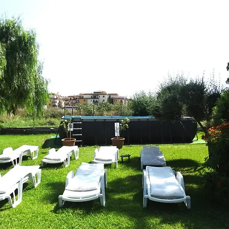 Nadira Lägenhetshotell Giardini Naxos